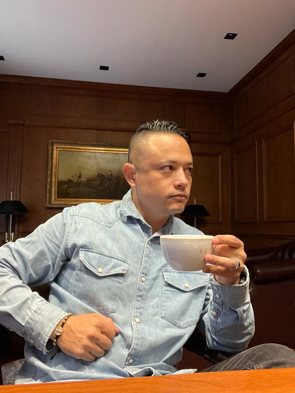 Christopher Davis - Before AI headshot selfie | GoStudio.ai Christopher Davis profile