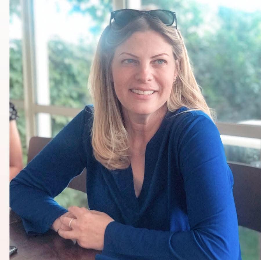 Sarah Rodriguez - Before AI headshot selfie | GoStudio.ai Sarah Rodriguez profile