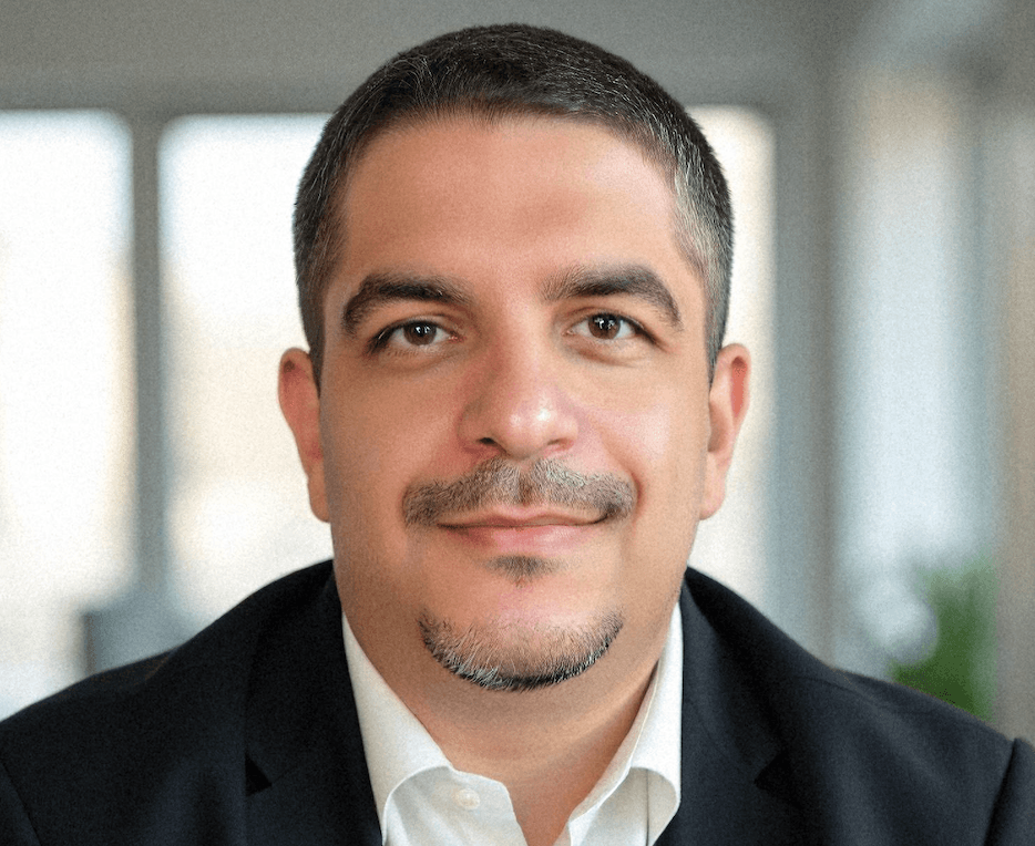 David Chen - Before AI headshot selfie | GoStudio.ai David Chen profile