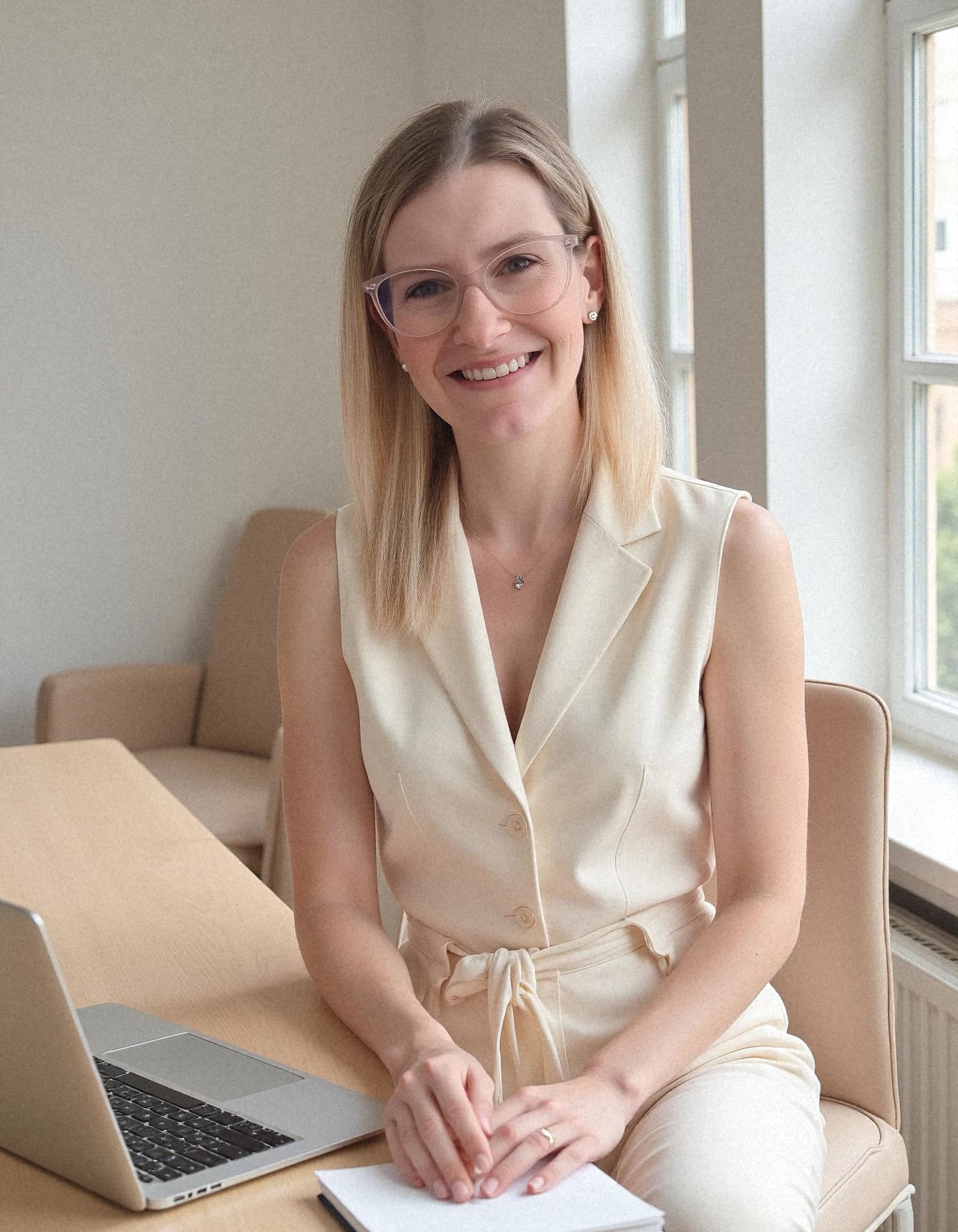 Alex Thompson AI Professional Headshot | GoStudio.ai Alex Thompson