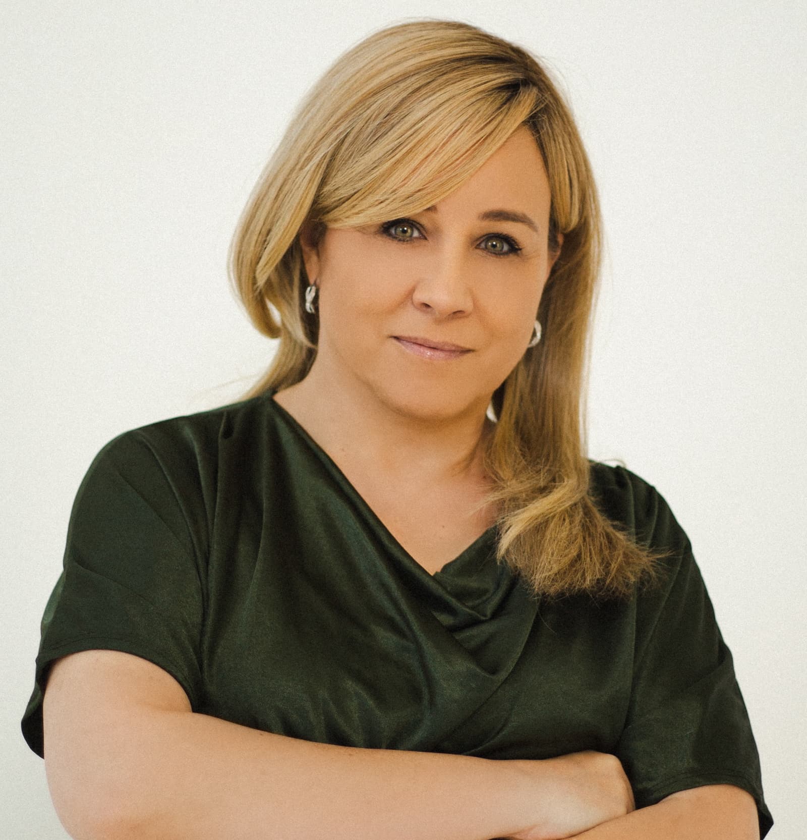 Jessica Brown - Before AI headshot selfie | GoStudio.ai Jessica Brown profile